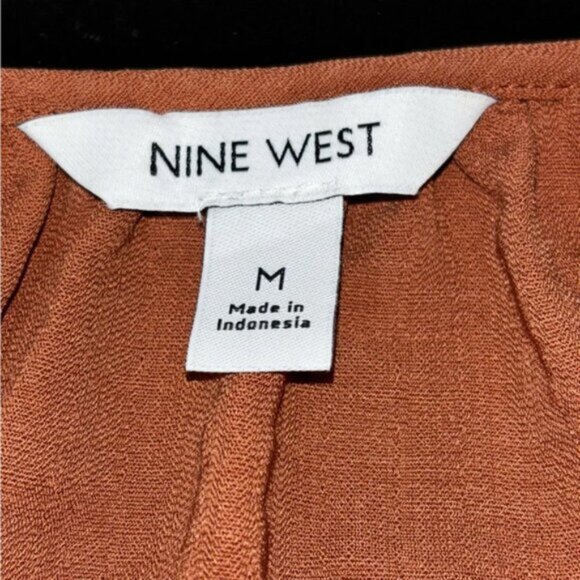 Nine West Blouse Women’s Medium Light Rust Button Up Soft Button Cuff V-neck - Picture 2 of 9